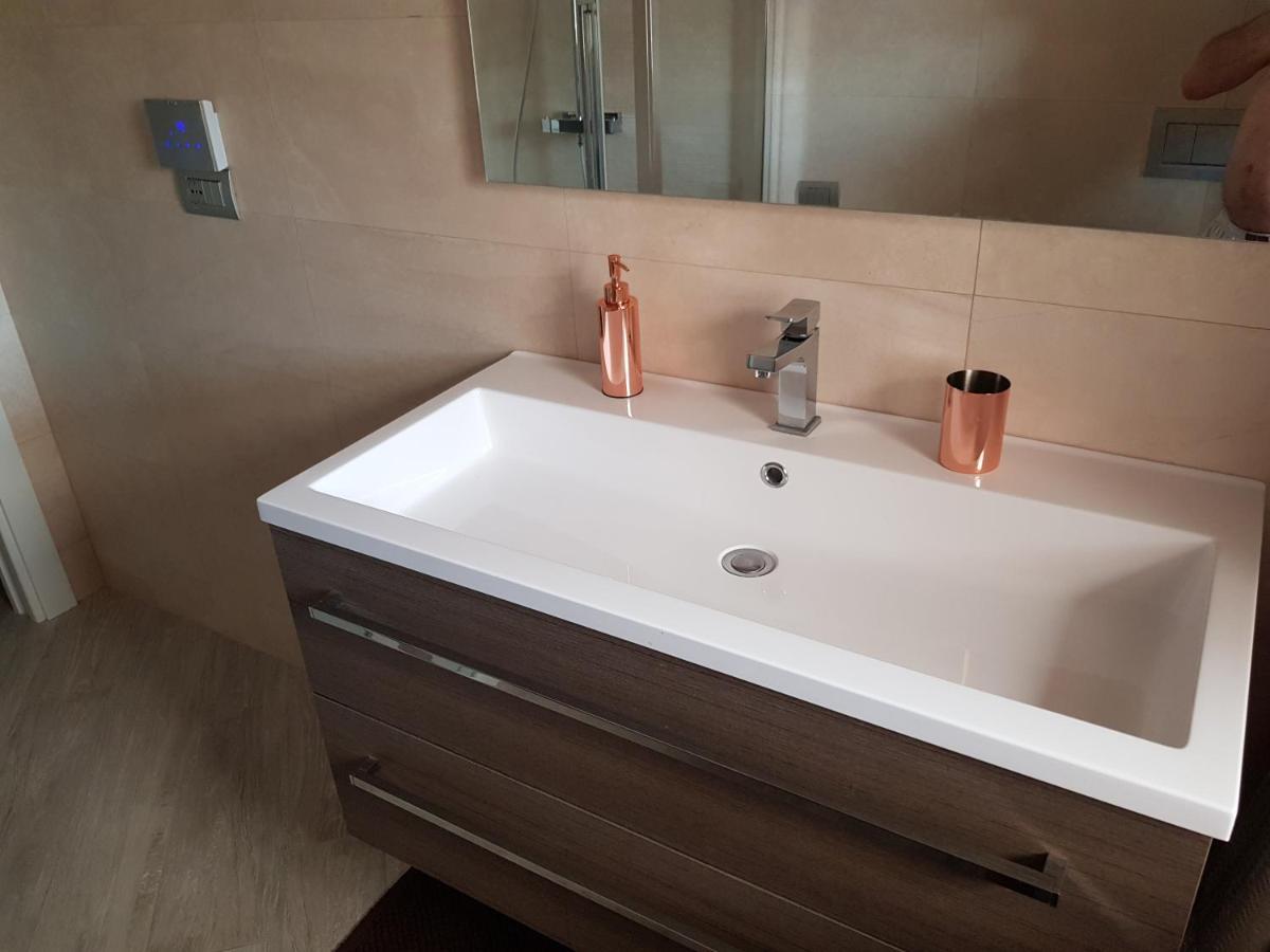 Trilocale Moderno In Centro Citta Apartment ตูริน ภายนอก รูปภาพ